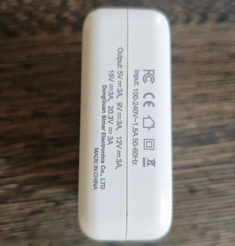61W USB-C Power Adapter 3