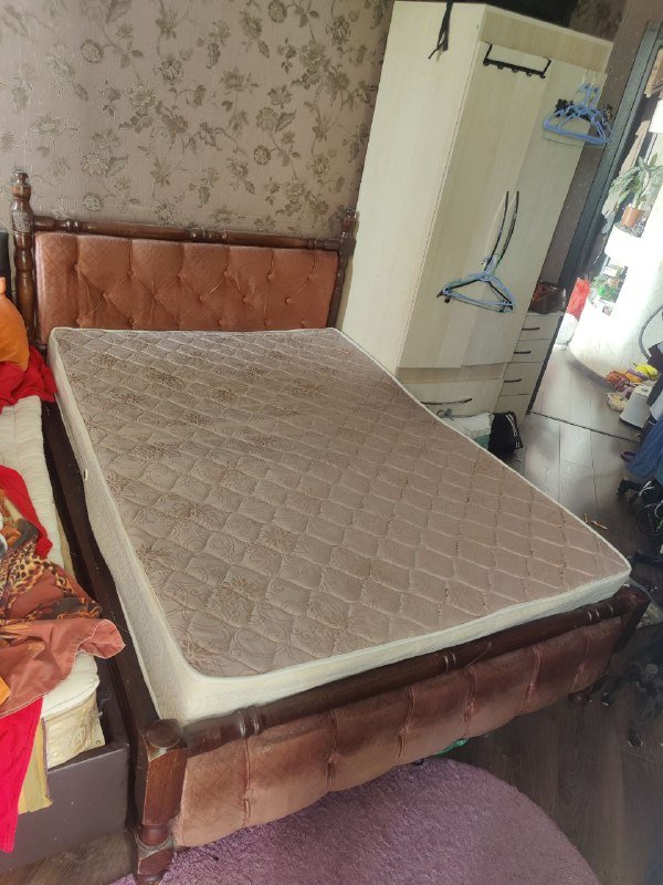 Кровать 140см×200см с матрасом из резного дерева 2