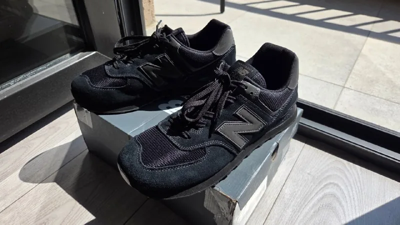 Кроссовки, кроссовки New Balance, лоферы Dr. Martens 1
