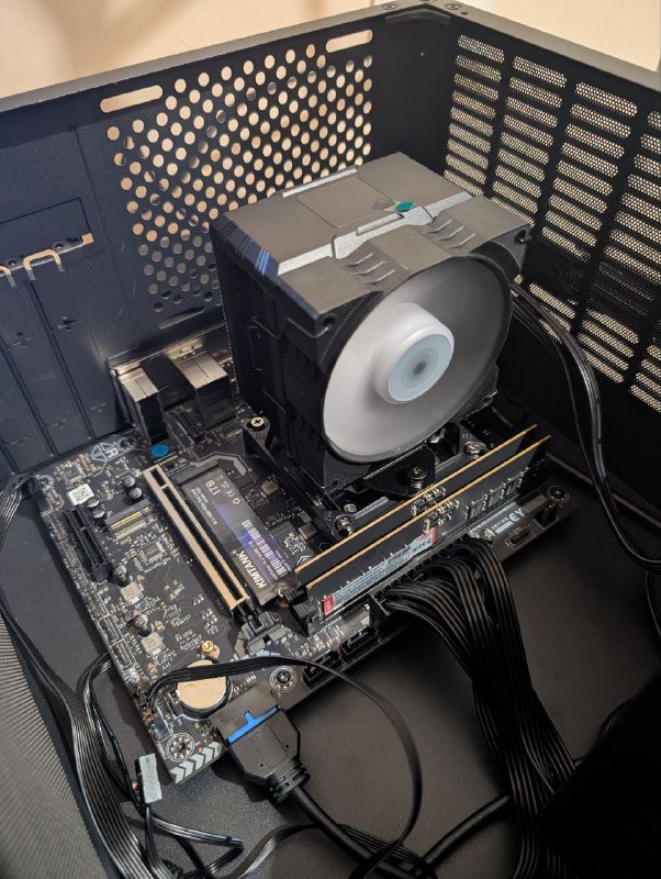 Материнская плата с процессором Erying Ultra 5 155h и DDR5 32 Гб