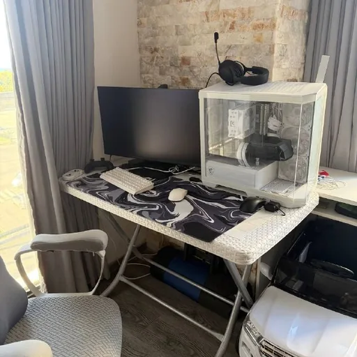 Folding computer desk