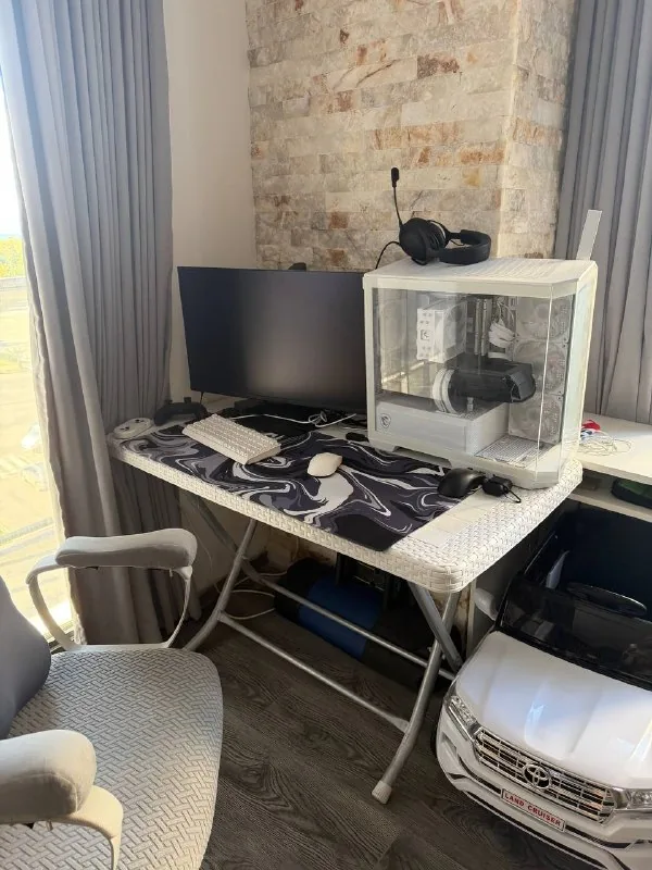 Folding computer desk 1
