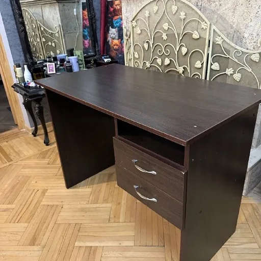 Офисный стол