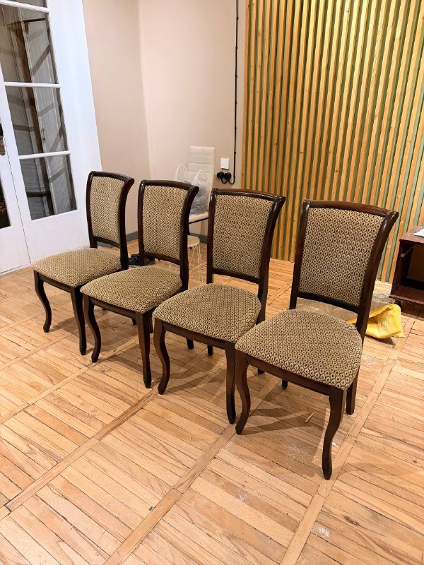 Стулья под реставрацию, шкаф большой под реставрацию