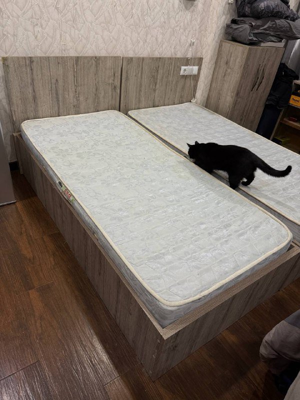 Кровать односпальная с матрасом 3