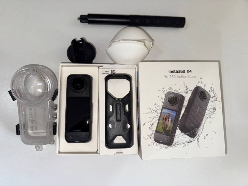 Insta360 X4 8K 360 Action Cam с подводным боксом и аксессуарами