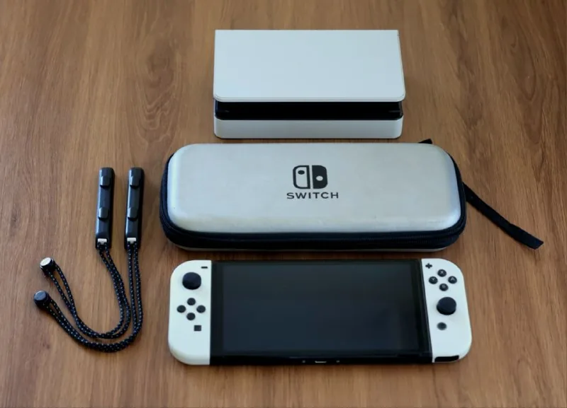 Nintendo Switch OLED 1
