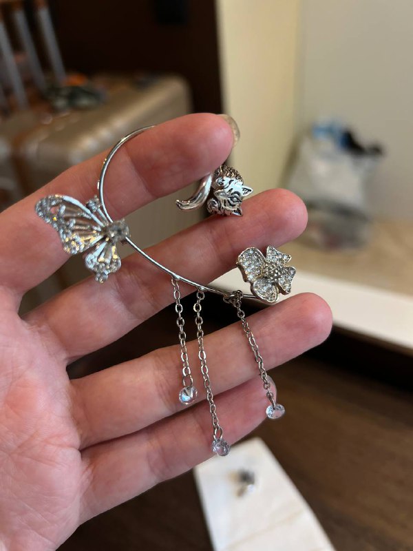 Украшение на уши серебряное