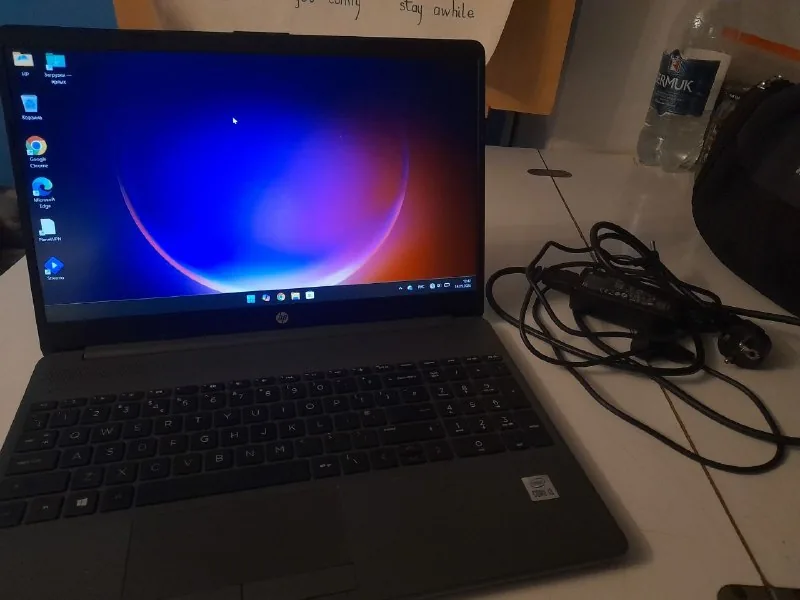 HP 250 G8 ноутбук 1
