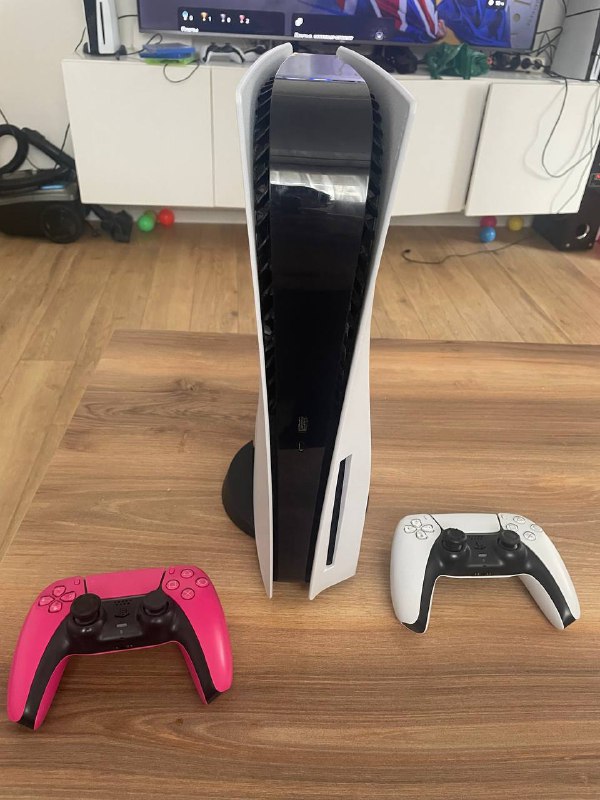 PlayStation 5 с двумя джойстиками