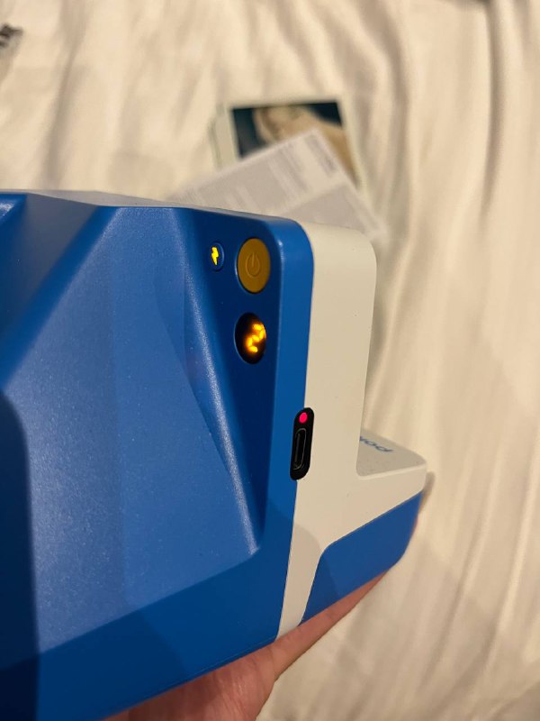 Polaroid instant camera with film 4