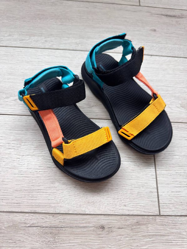 Детская обувь Adidas, Reserved 24-33 размер 3