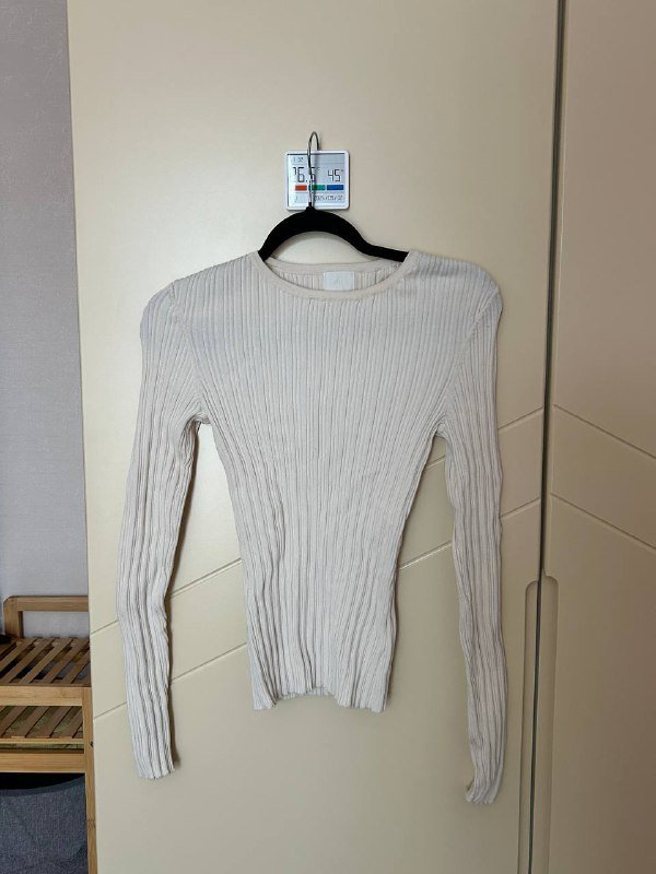 Трикотажные кофты H&M размер М белая, зелёная