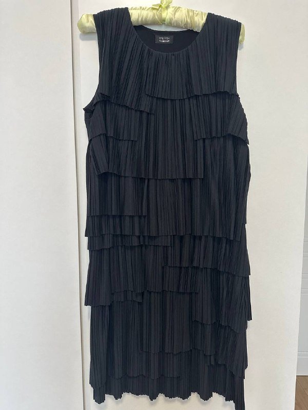 Юбка длинная, ботинки Hogl, шелковый топ, сапоги Hogl, джинсы Levi’s, футболки, платье Steven Schraut 7