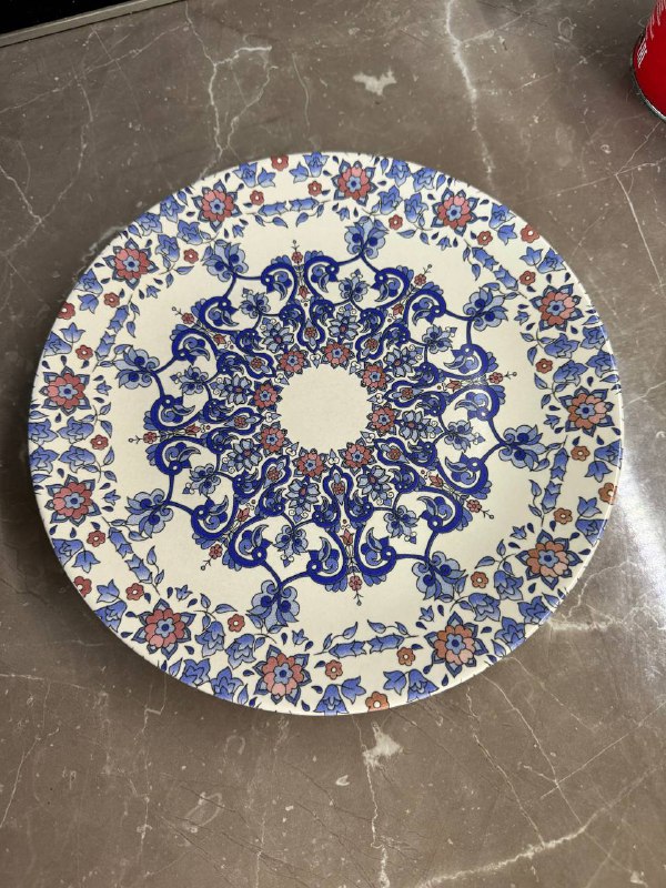 Миниатюрная р/у машинка, 2 тарелки, косметичка IKEA, безрукавка Only&sons, кроссовки Adidas и New Balance, книга Tom Sawyer 5