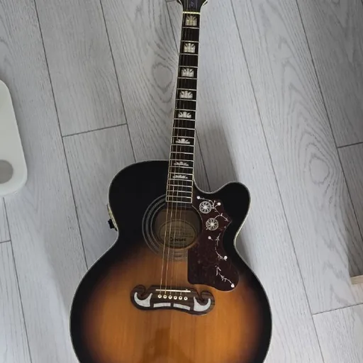Электроакустическая гитара Epiphone EJ-200SCE