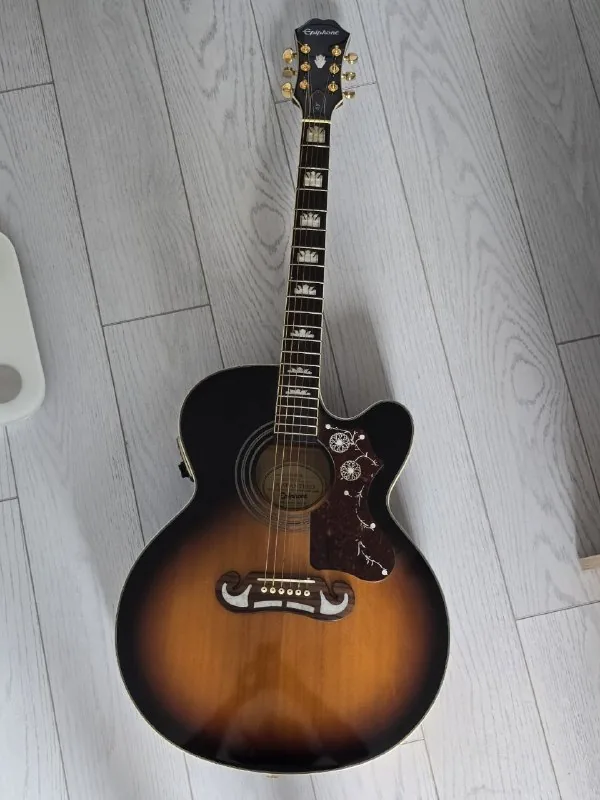 Электроакустическая гитара Epiphone EJ-200SCE 1