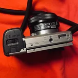 Sony a6000, объектив, аккумулятор, кабель для зарядки 2