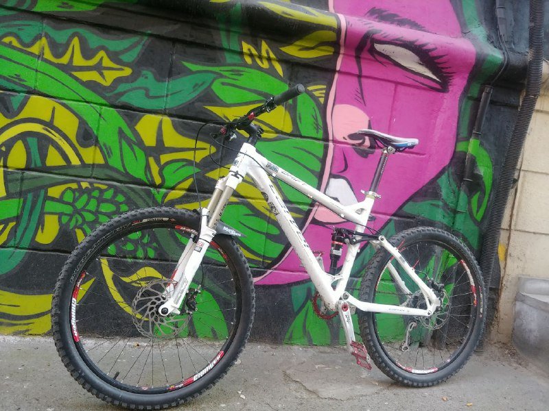 Велосипед с воздушной вилкой рокшокс, колеса 26"