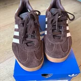 Adidas Gazelle шоколадные 2