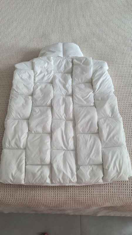 Стильная дутая жилетка на молнии oversize 3