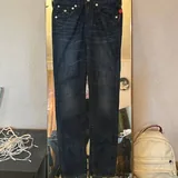 Джинсы True Religion, Levi’s 4