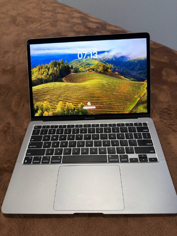 MacBook Air 13 M1 16/256 GB 4