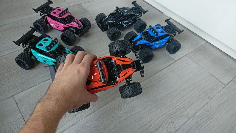 Джип на пульте управления на аккумуляторе разные цвета