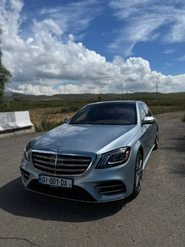 Mercedes-Benz S450 1