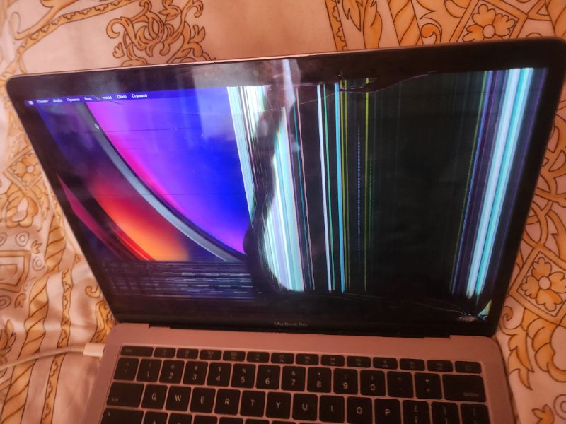Макбук про 13 2017 i5 8GB 2.3GHz 2