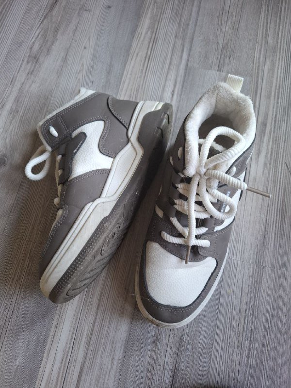 Туфли, кроссовки, женская одежда 42-44, рубашки, кофты, юбки, костюм, платья, майки, джинсы, шорты