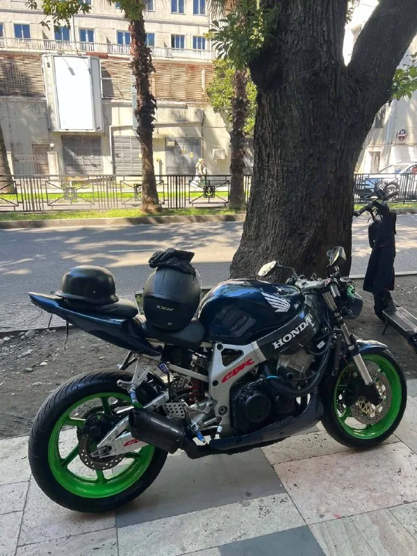 Honda CBR 919cc 1