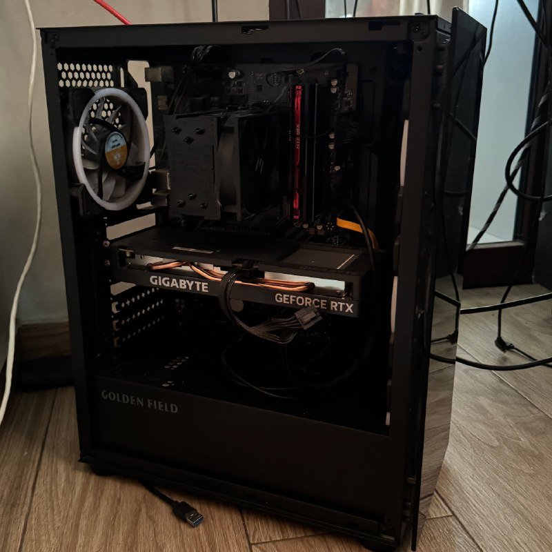 Игровой компьютер, 2 монитора, клавиатура