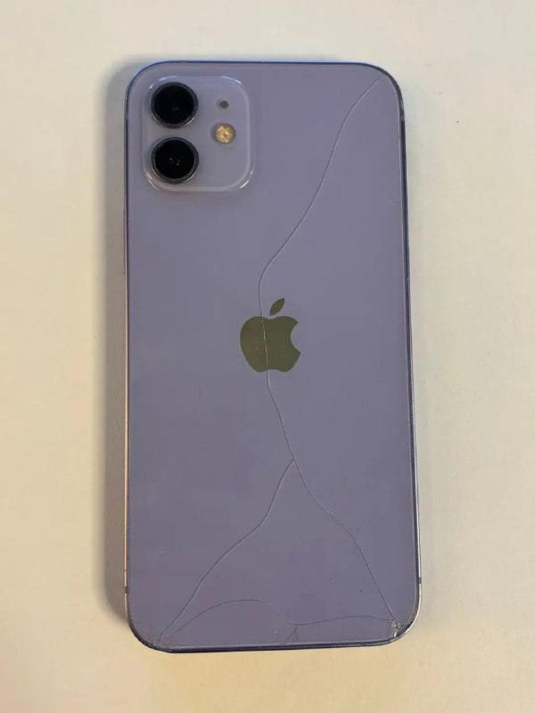 iPhone 12, 64GB с треснутой задней крышкой 2