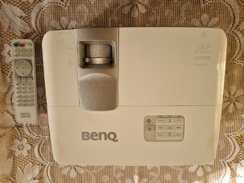 Проектор BENQ W1080ST+ короткофокусный полный комплект 2