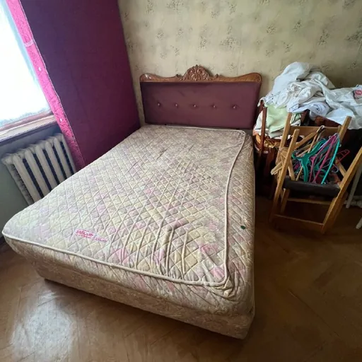Кровать с матрасом