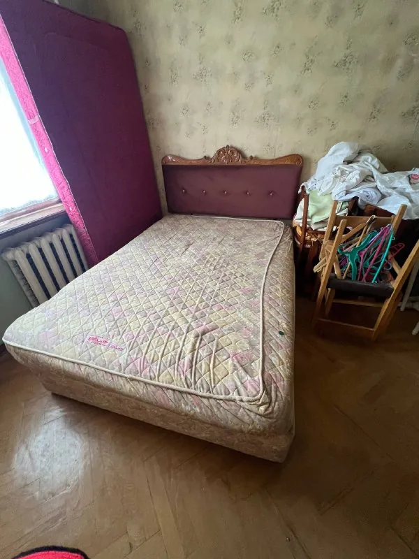 Кровать с матрасом