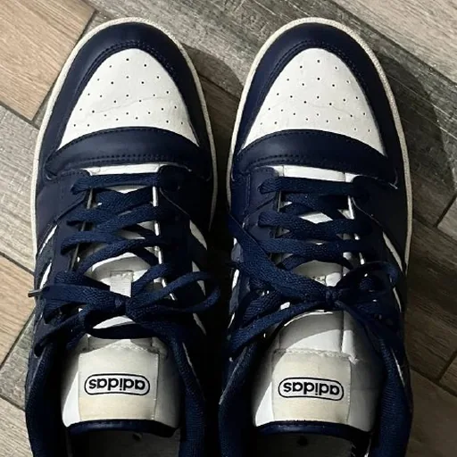 Кроссовки Adidas