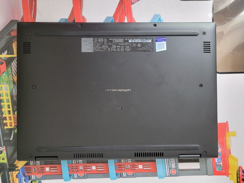 Ноутбук Dell Latitude 3390 2-в-1 13.3" FHD Core i5 8GB 256GB 6