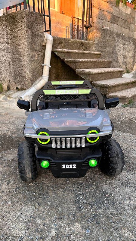 Электрическая детская машина с музыкой и аккумуляторами