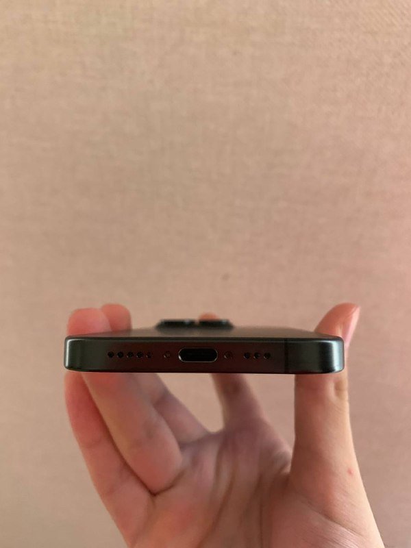 iPhone 15 pro 128 GB Черный Титан 4