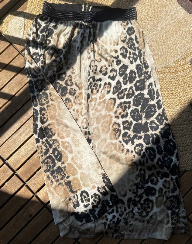 Юбка, пиджак, брюки Zara, джинсы унисекс Zara