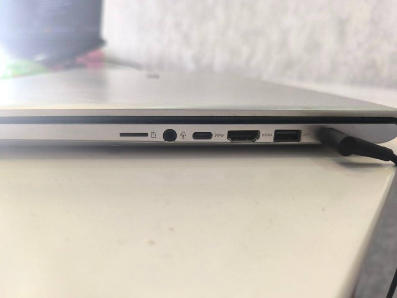 Used Asus VivoBook 17” Laptop (2022) 5