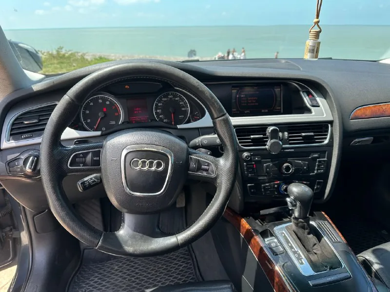 Audi A4 2009 quattro 1