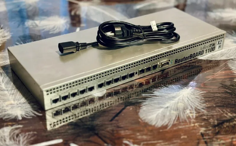 MikroTik RB1100Hx2 маршрутизатор 1