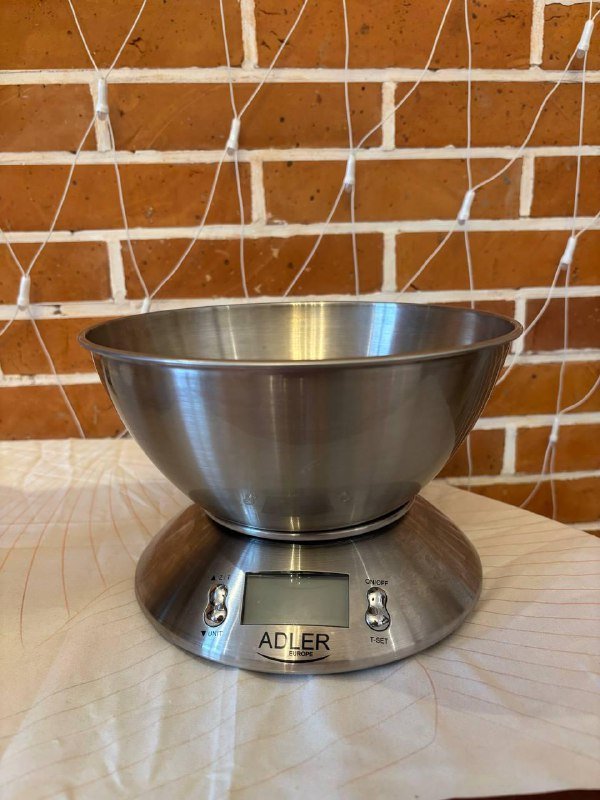 Кухонные весы с металлической миской