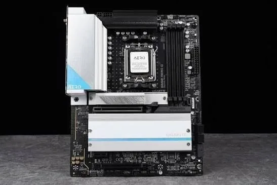 Gigabyte B650 Aero G материнская плата