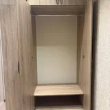 Кровать с тумбами, стол со стульями, зеркало 2