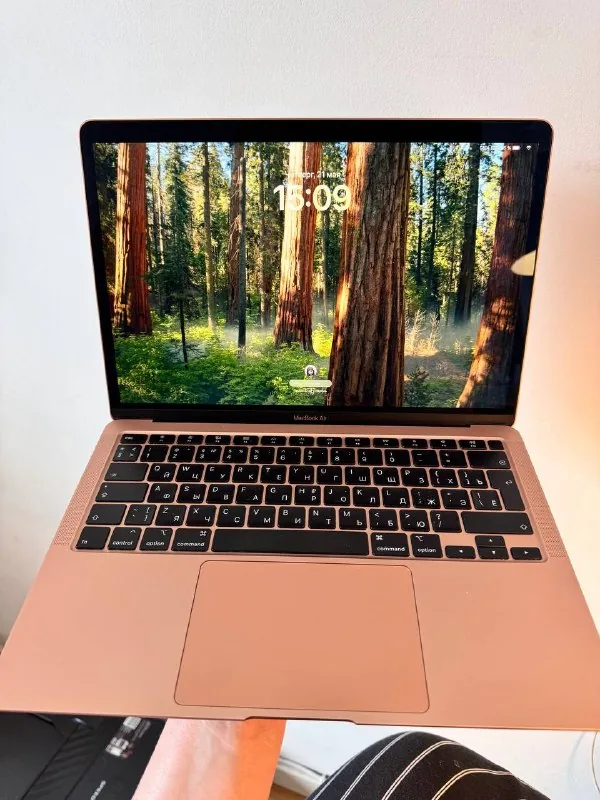 MacBook Air 2020 с Retina дисплеем розовое золото 1
