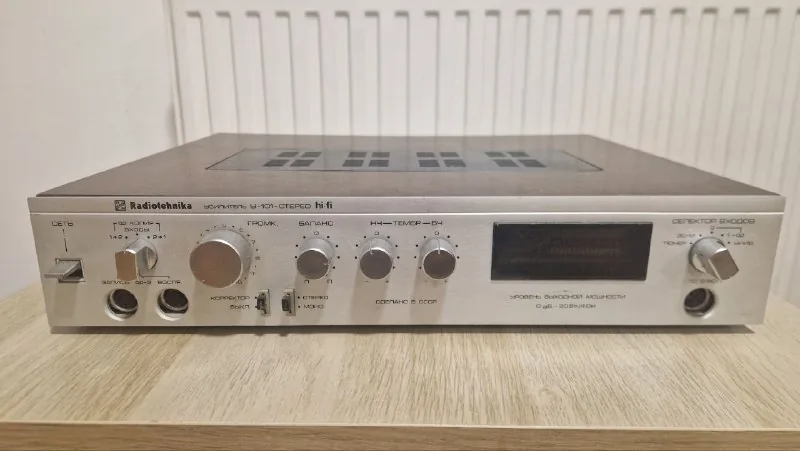 Bluetooth коннектор, винтажный стереоусилитель Radiotehnika 1